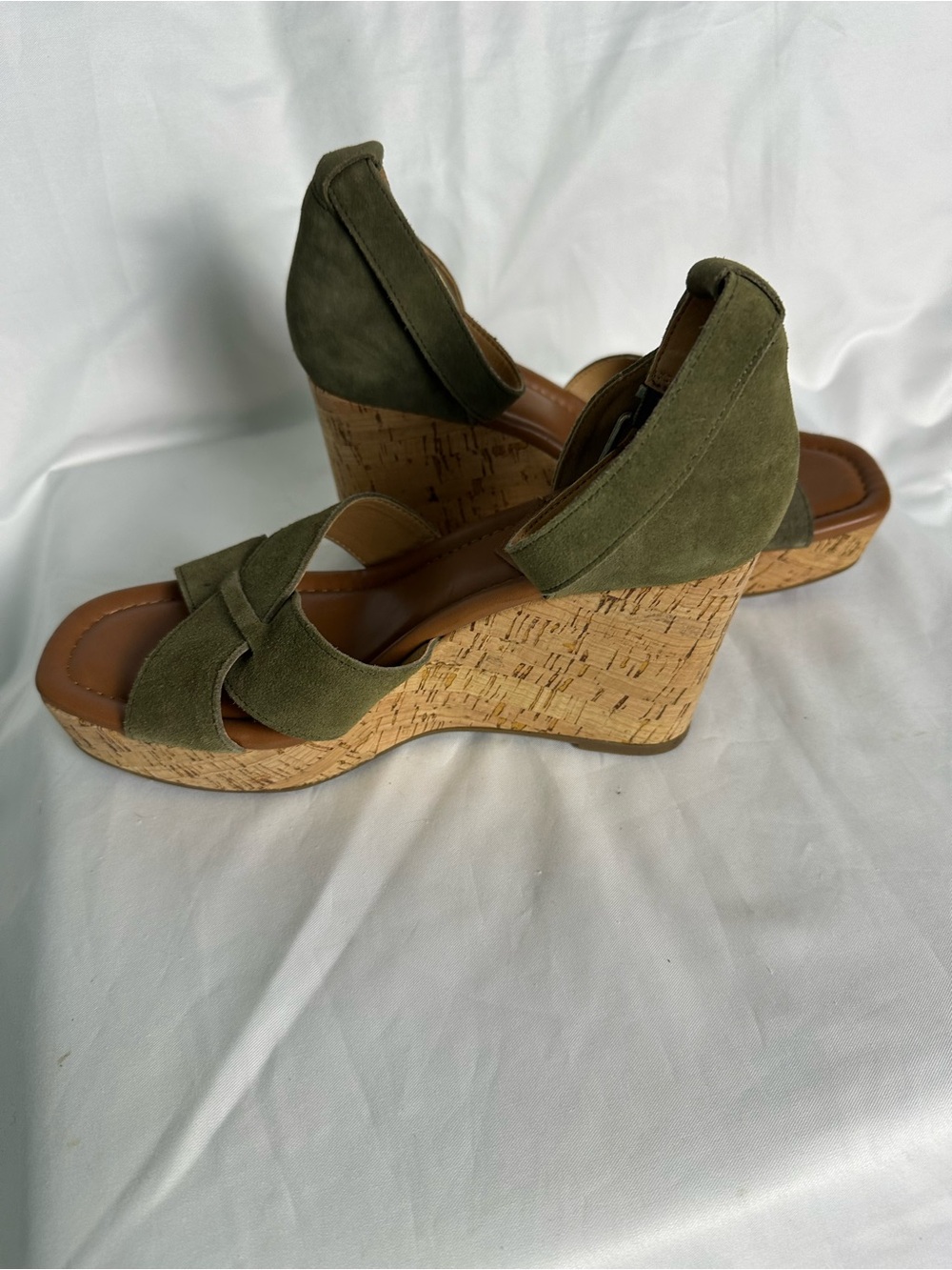 Crown Vintage Platform Wedge Sandals Women’s US 7.5 Olive Green